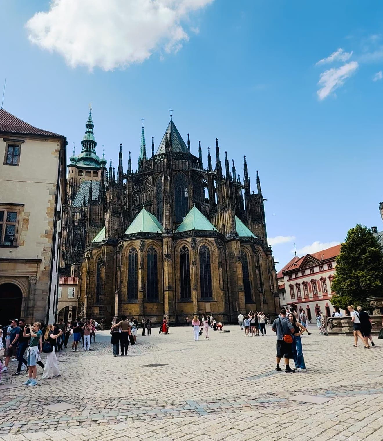 Weekend w Pradze: od królewskich murów po jeden z najbardziej kontrowersyjnych muzeów w Europie