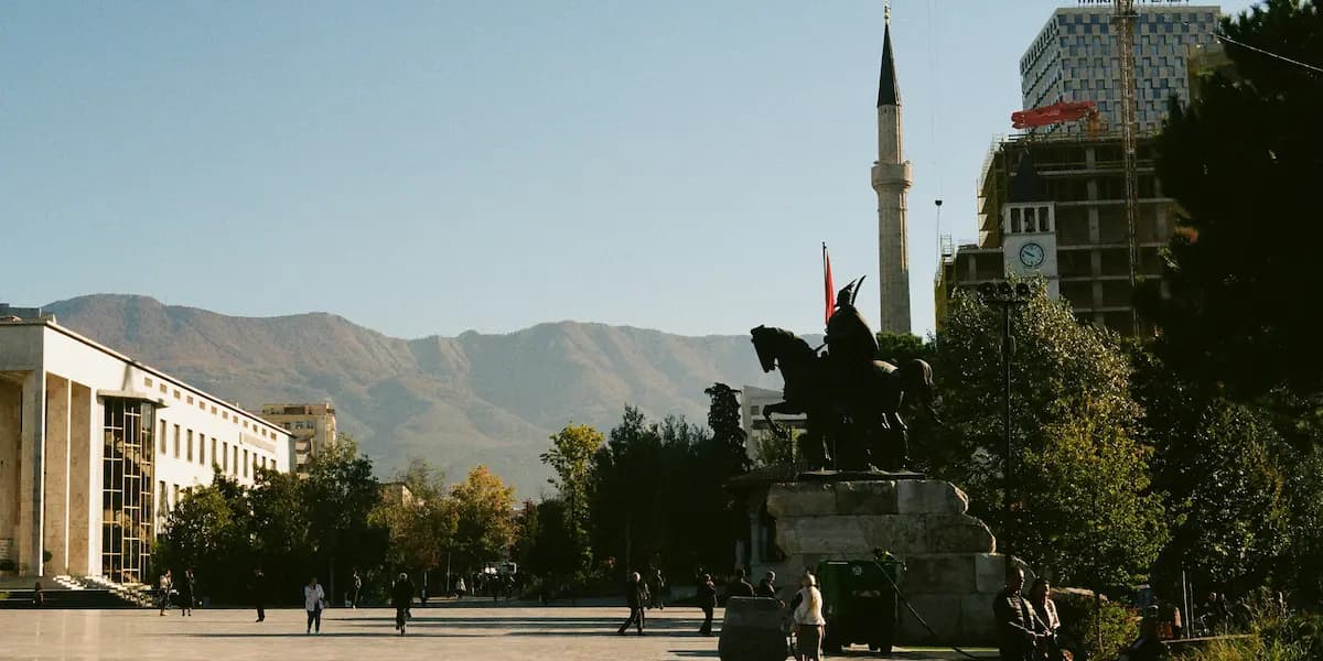 Weekendowy wypad do Tirany i Durrës - co warto zobaczyć?